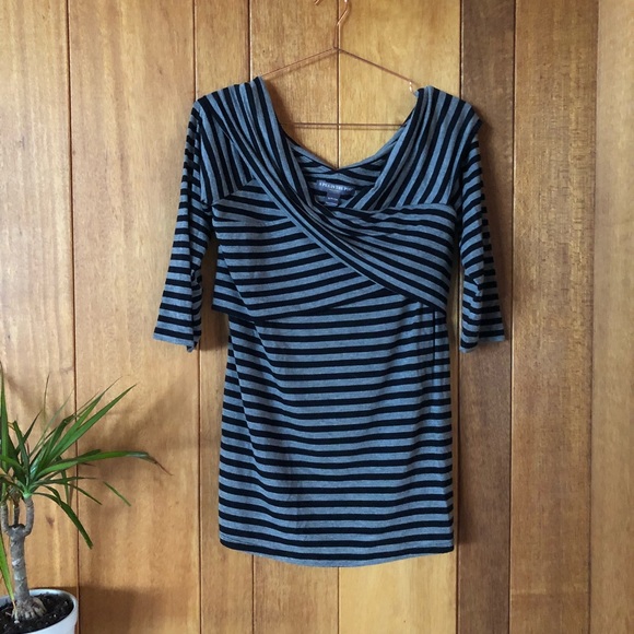 Tops - 🤰🏼A Pea in the Pod Striped Cross Front Shirt ✨